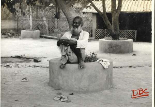 Master Craftsman Relaxing After Completing The Mould in Pit