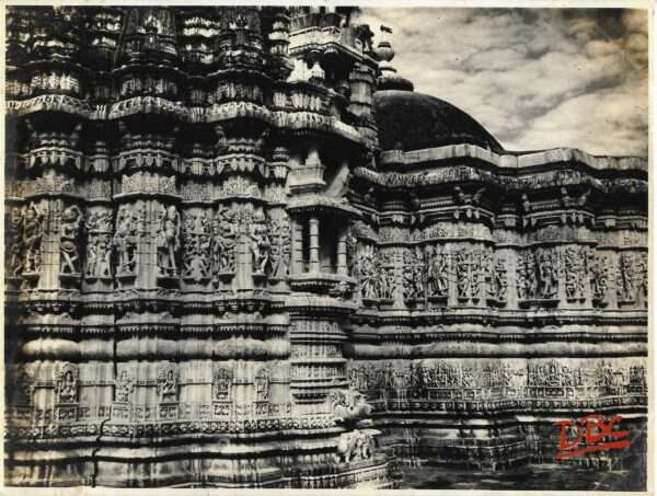 Ranakpur (Rajasthan) - Suparshewanath Temple - Outer Decoration